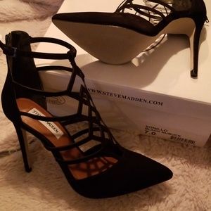 Steve Madden Women’s Sonillo Black Nubuck Shoe